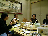 円卓を囲んで・・・